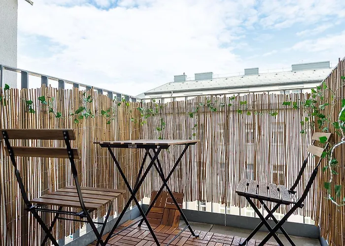 Modern Near Station With Balcony & Free Parking Διαμέρισμα