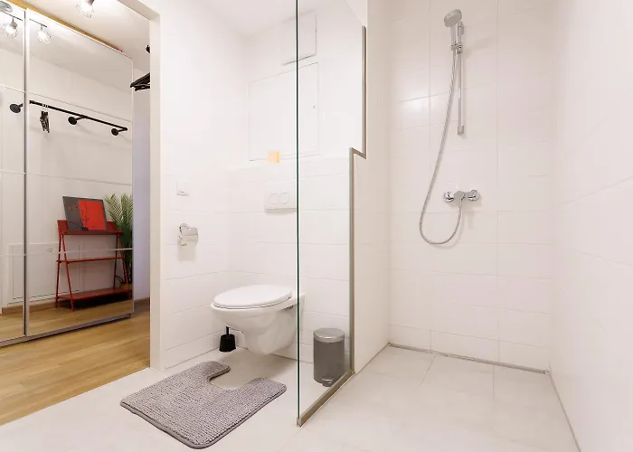 Modern Near Station With Balcony & Free Parking Διαμέρισμα