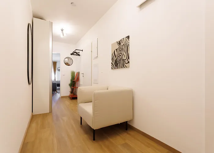Modern Near Station With Balcony & Free Parking Βιέννη