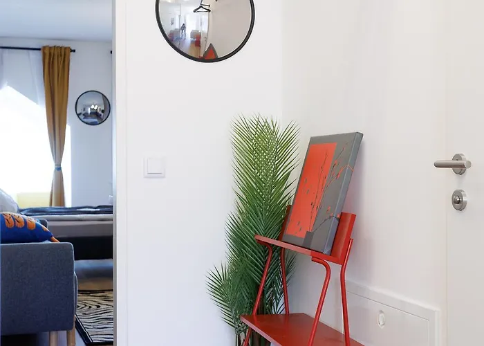 Modern Near Station With Balcony & Free Parking Apartment *