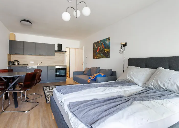 Modern Near Station With Balcony & Free Parking * Wien