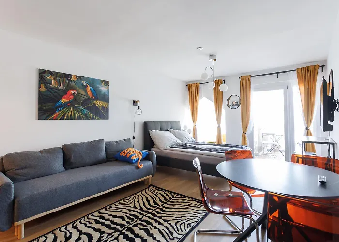 Modern Near Station With Balcony & Free Parking * Wien